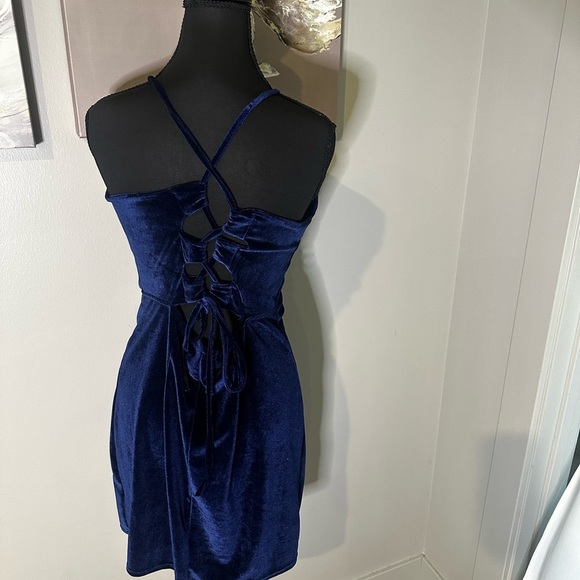 Women Blue Velvet Dress - Picture 3 of 5